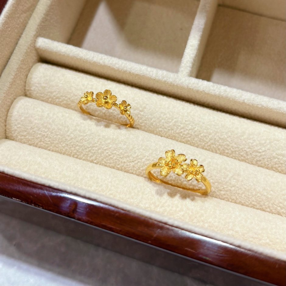 小花純金戒指 小花純金戒指