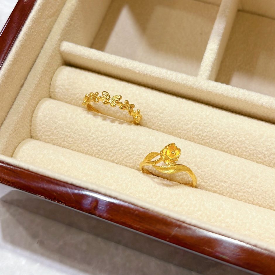 小花黃金戒指 小花黃金戒指