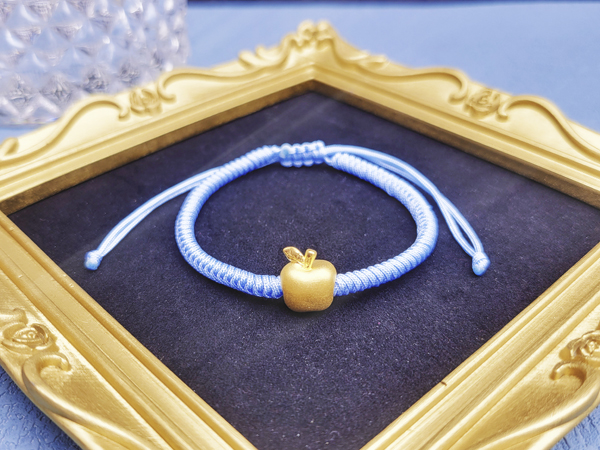 彌月金飾推薦-粉藍色蘋果黃金手繩