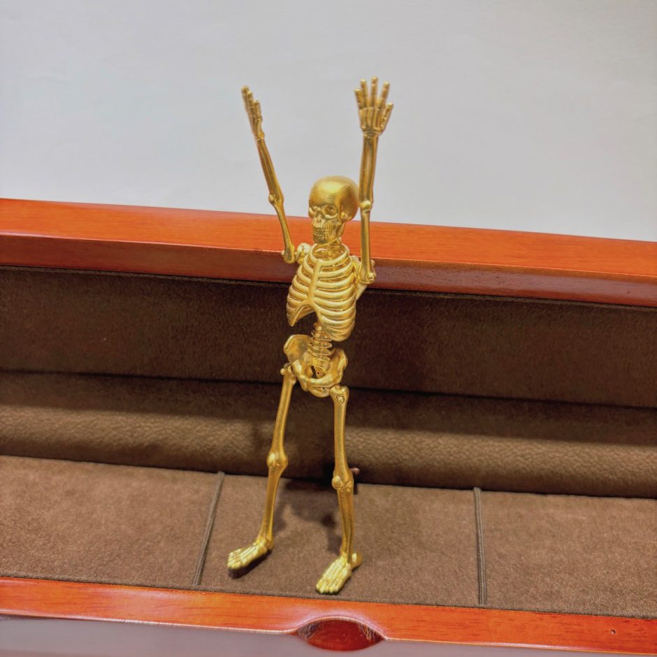 骷髏黃金擺件